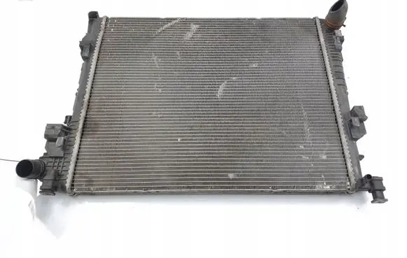 Opel Vivaro Coolant radiator 8200411166