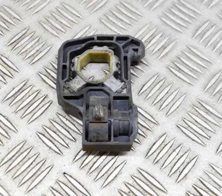 Radiator support slam panel bracket