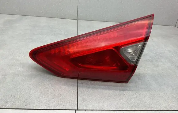 Nissan Pulsar Tailgate rear/tail lights 