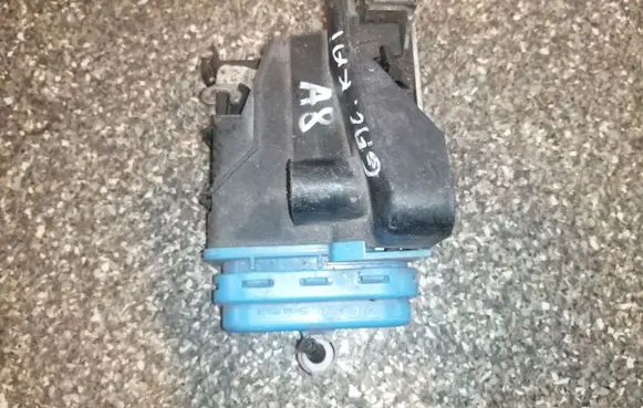 Audi A8 S8 D2 4D Rear door lock 8D0839016A