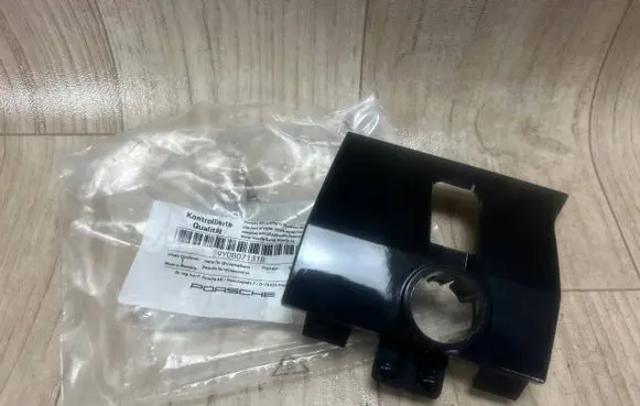 Porsche Cayenne (9Y0 9Y3) Front parking sensor holder (PDC) 9Y0807131B