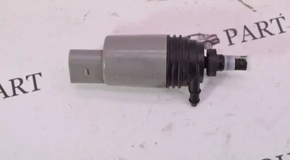 BMW 5 E60 E61 Windscreen/windshield washer pump 6934159