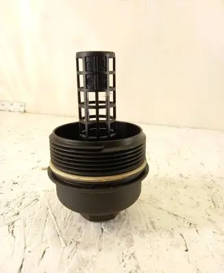 Volvo V70 Oil filter cover 6740217339
