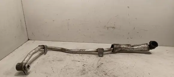 Mini Cooper Countryman F60 Engine coolant pipe/hose 8589047