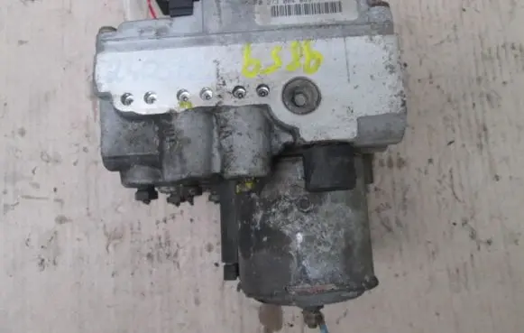 Mercedes-Benz Vito Viano W638 ABS Pump