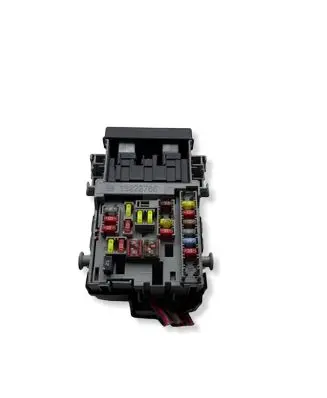 Opel Zafira C Fuse module 13222786