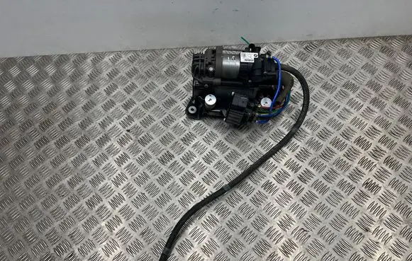 BMW 7 G11 G12 Air suspension compressor/pump 6884682