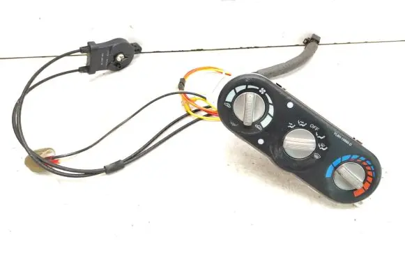 Mazda Tribute Climate control unit YL8H19980D 3L8419D674AB