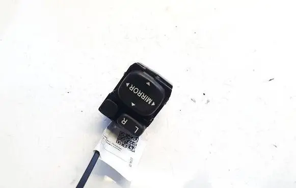Toyota Auris 150 Wing mirror switch 183606