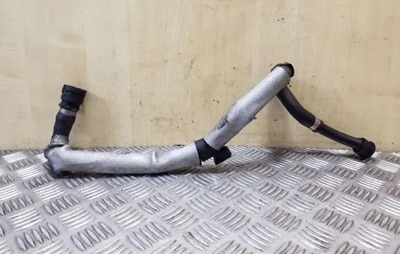 Volkswagen Touareg II Engine coolant pipe/hose 7P6122109