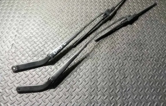 BMW X5M E70 Front wiper blade arm 178536 178540