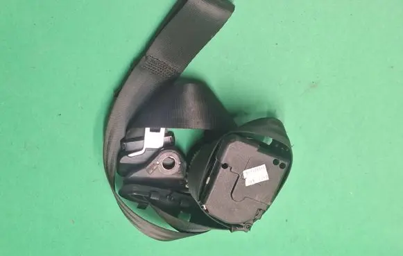 Citroen C2 Front seatbelt 33040326