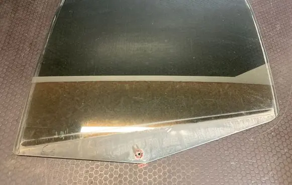 BMW 3 E46 Rear door window glass 43R001090
