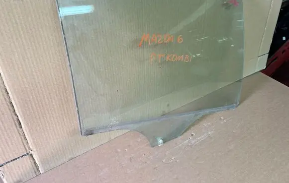 Mazda 6 Sliding door window/glass 