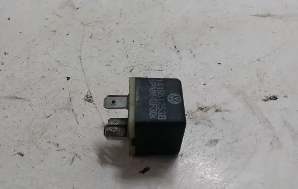 Audi A4 S4 B5 8D Other relay 141951253B
