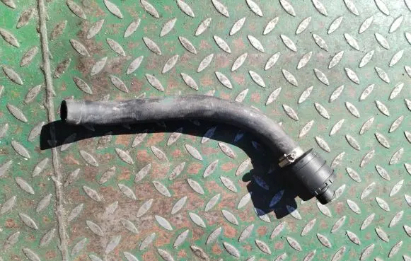 BMW X5 E53 Engine coolant pipe/hose 6910575