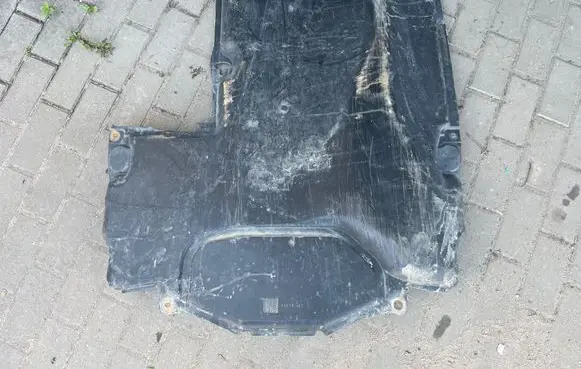 Mercedes-Benz C W203 Gearbox bottom protection 