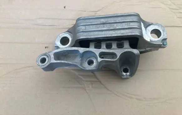 Ford Kuga III Gearbox mount LX637M121DA