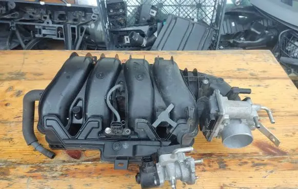 Lexus NX Intake manifold