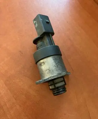 BMW 1 E81 E87 Fuel pressure sensor 0928400691 1052931445