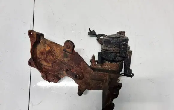 Toyota Corolla E120 E130 Engine mount bracket
