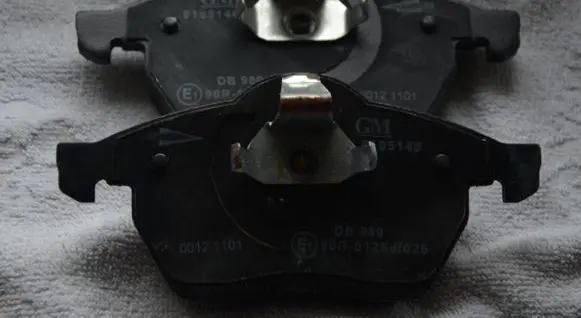 Opel Vectra B Brake pads (front) 9195146 00121101 90R01265026