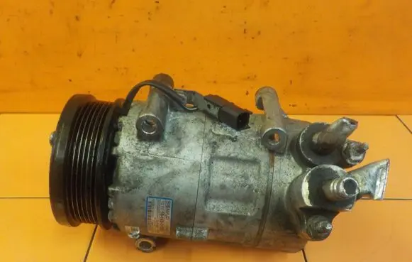 Ford Focus Air conditioning (A/C) compressor (pump) 