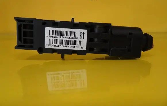 Mitsubishi Colt Airbag deployment crash/impact sensor PMR587418