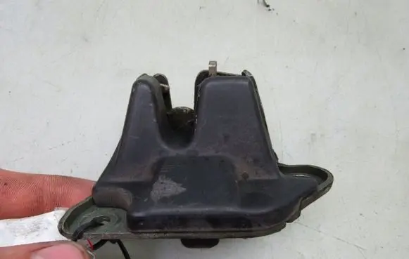 Fiat Seicento/600 Tailgate/trunk/boot lock/catch/latch