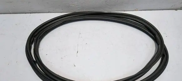 Tesla Model Y Trunk rubber seal (body) 1497681-00-B