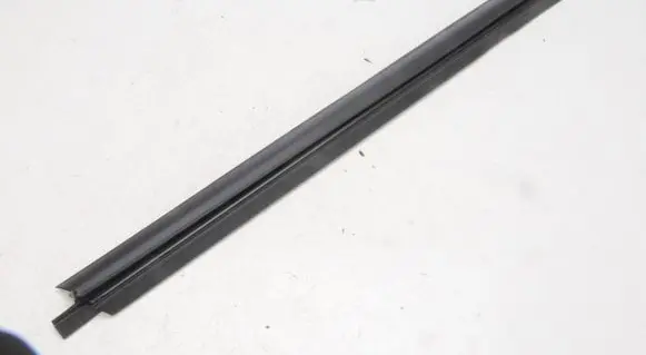 Mercedes-Benz GLE (W166 - C292) Rear door windshield rail 