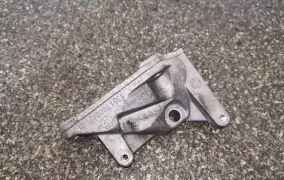 BMW 7 F01 F02 F03 F04 Engine mounting bracket 1351780542101 13517805421 7805421