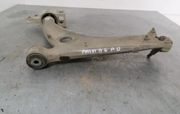 Volkswagen PASSAT B6 Front lower control arm/wishbone 3C0407153B