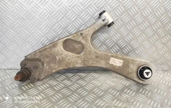 Citroen DS3 Front lower control arm/wishbone 9831682780