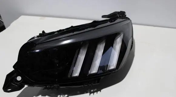 Peugeot 208 Headlight/headlamp 9841642080