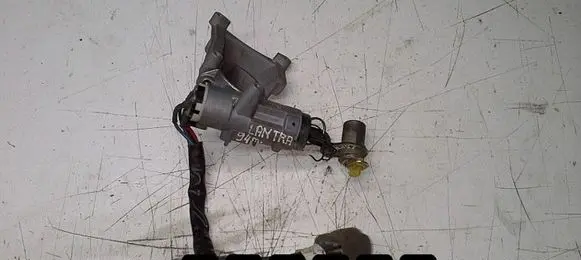 Hyundai Lantra I Ignition lock J-194