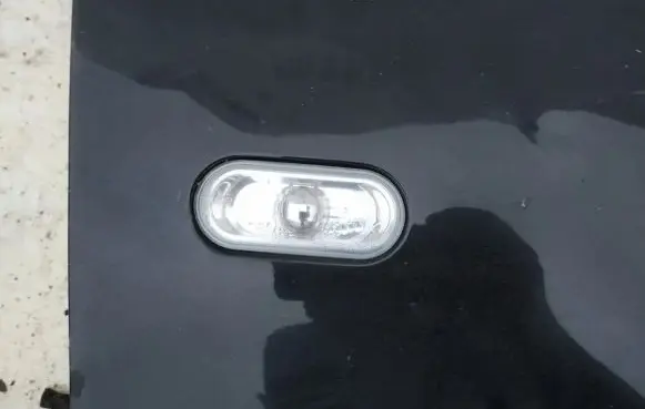 Volkswagen Bora Front fender indicator light
