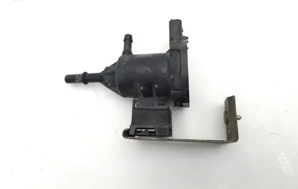 Mercedes-Benz B W246 W242 Vacuum valve A0014760532