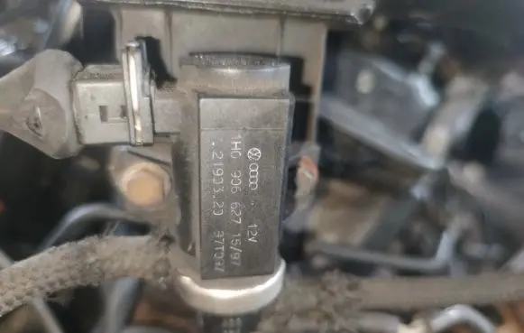 Audi A4 S4 B5 8D Turbo solenoid valve 1H0906627 72190320