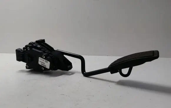 Nissan Almera Tino Accelerator throttle pedal 18002BU401 6PV00862005