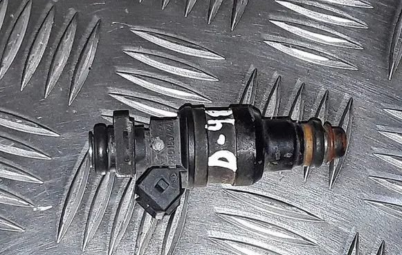 Fuel injector
