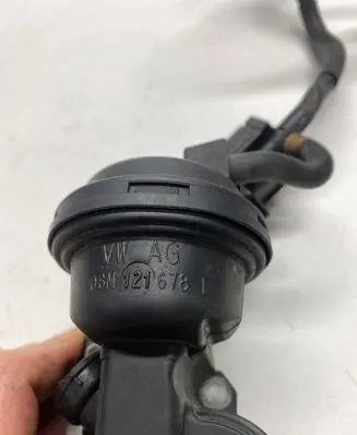 Audi Q5 SQ5 Coolant heater control valve 06M121678F