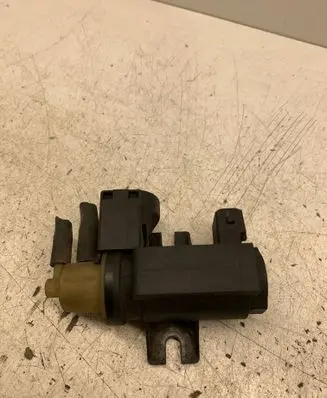 Opel Astra J Vacuum valve 70308500 09T348 8981056561