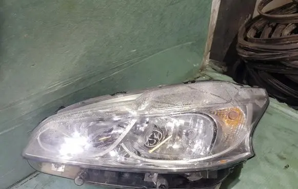 Peugeot 208 Headlight/headlamp