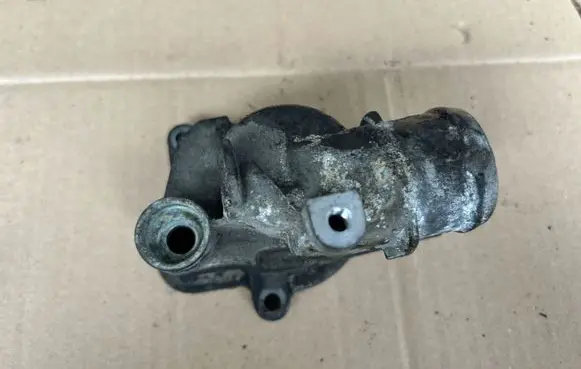 Mercedes-Benz C W204 Thermostat/thermostat housing A6462000715