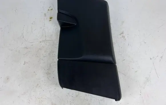 Maserati Levante (B) pillar trim (bottom) 670040376