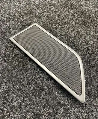 BMW 7 G11 G12 Side speaker trim/cover 7398824