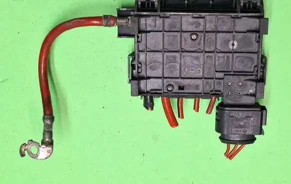 Skoda Octavia Mk1 (1U) Fuse module 1J0937773