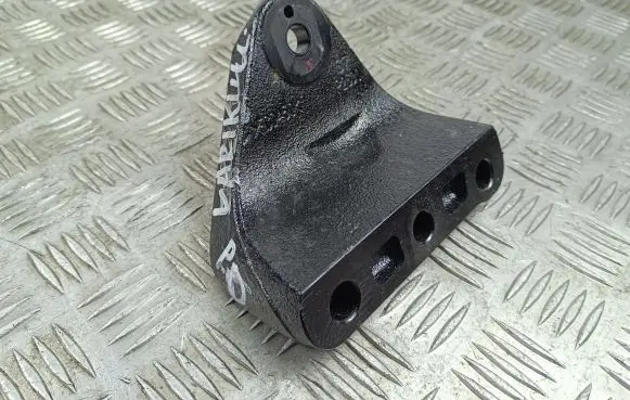 KIA Sorento IV Engine mounting bracket