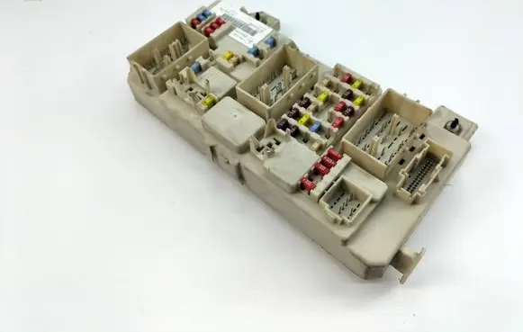 Ford Focus Fuse module 7M5T14A073BB